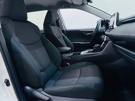 Toyota RAV4 7 of 22