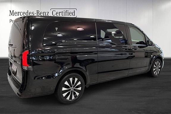 Mercedes-Benz eVito Tourer 14 of 26