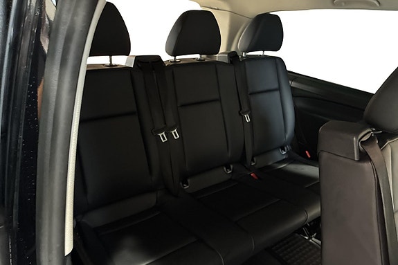 Mercedes-Benz eVito Tourer 18 of 26
