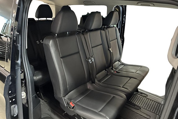 Mercedes-Benz eVito Tourer 7 of 26