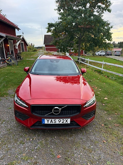 Volvo V60 2 of 7