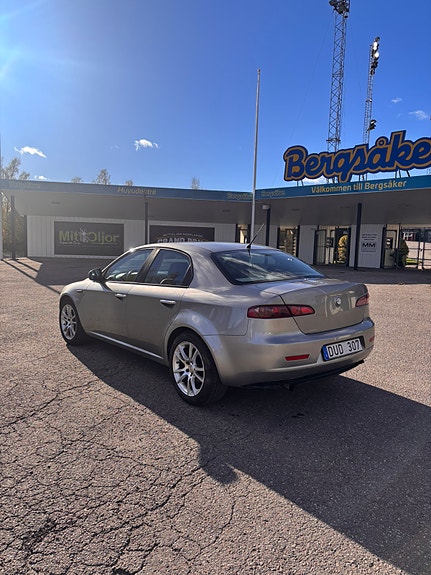 Alfa Romeo 159 3 of 7