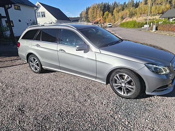 Mercedes-Benz E 250 2 of 8