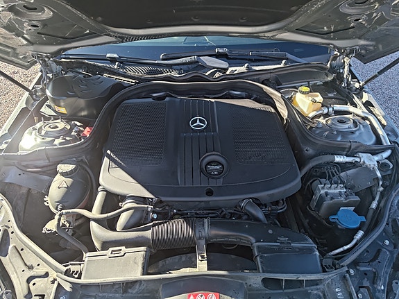 Mercedes-Benz E 250 4 of 8