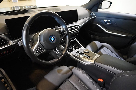BMW 330e 11 of 19