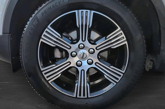 Volvo XC40 9 of 20