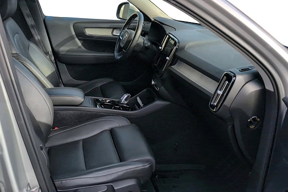 Volvo XC40 13 of 20