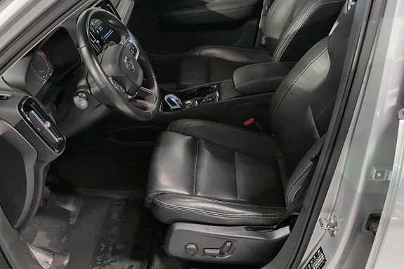 Volvo XC40 15 of 20