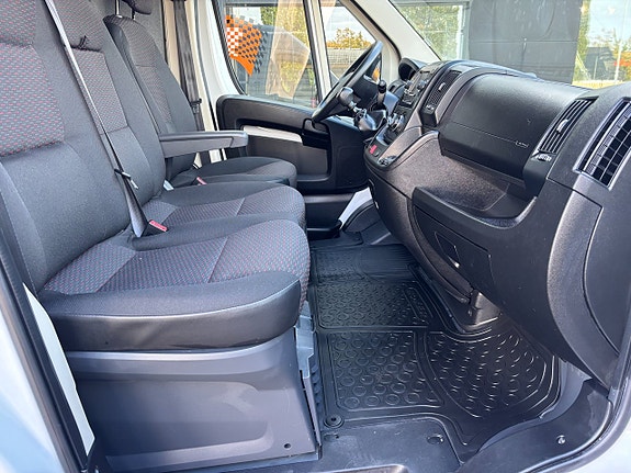 Peugeot Boxer 16 of 18