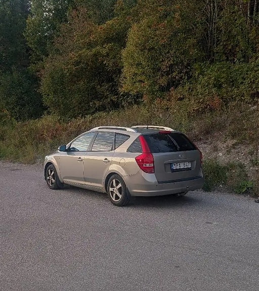 Kia Ceed 2 of 8