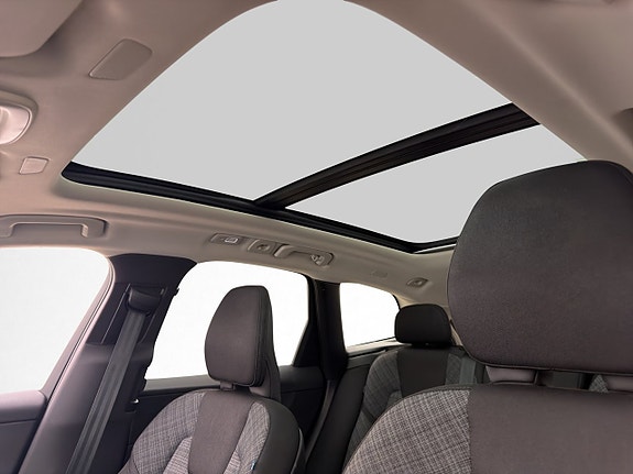 Volvo XC60 13 of 30
