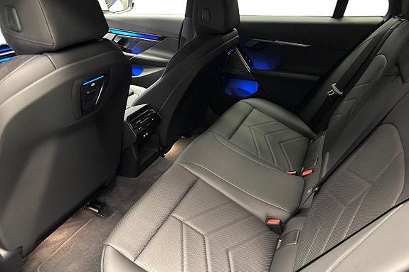 BMW 530e 10 of 14