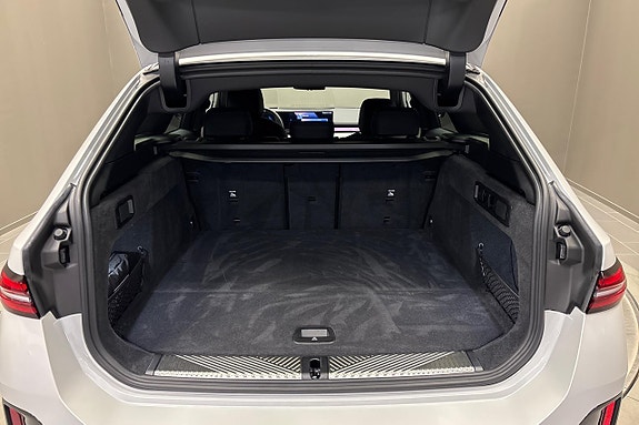 BMW 530e 14 of 14