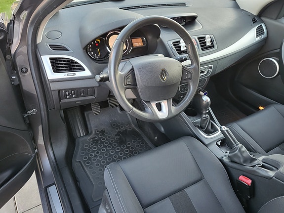 Renault Megane III 5 of 6