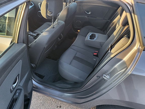 Renault Megane III 4 of 6
