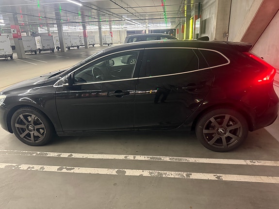 Volvo V40 6 of 13