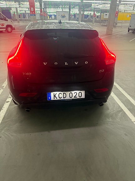 Volvo V40 10 of 13