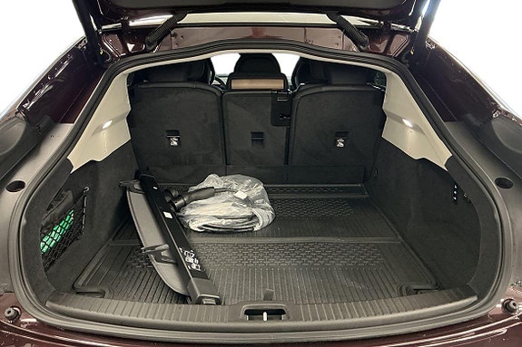 Volvo ES90 13 of 30