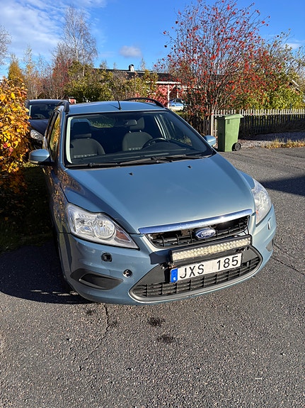 Ford Focus 2 of 6