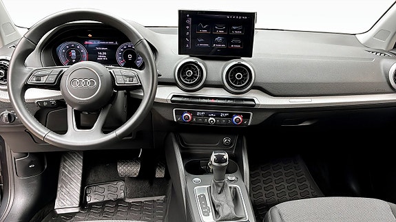 Audi Q2 10 of 12