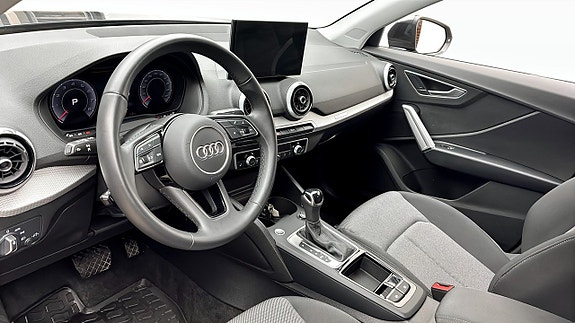 Audi Q2 7 of 12