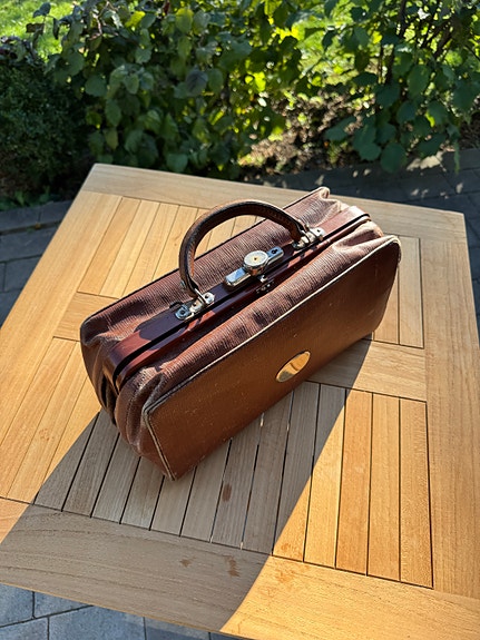 Product image 1 of 9