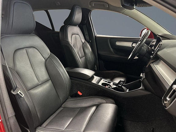 Volvo XC40 7 of 10