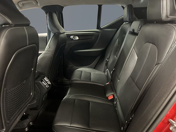 Volvo XC40 8 of 10