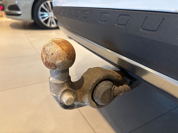 Volvo V60 Cross Country 2 of 3