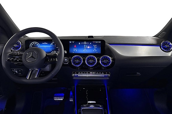 Mercedes-Benz GLA250 e 8 of 17