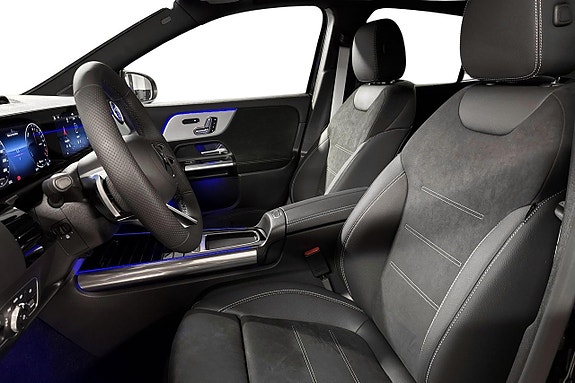 Mercedes-Benz GLA250 e 13 of 17