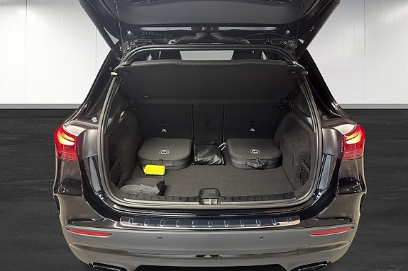 Mercedes-Benz GLA250 e 15 of 17