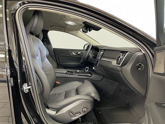 Volvo V60 17 of 19