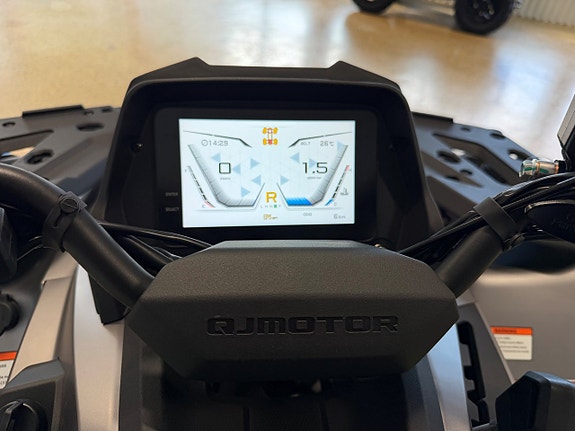 QJ Motor SFA 600 Traktor B reg Lager maskin finns hos Axima i Floby 3 of 6