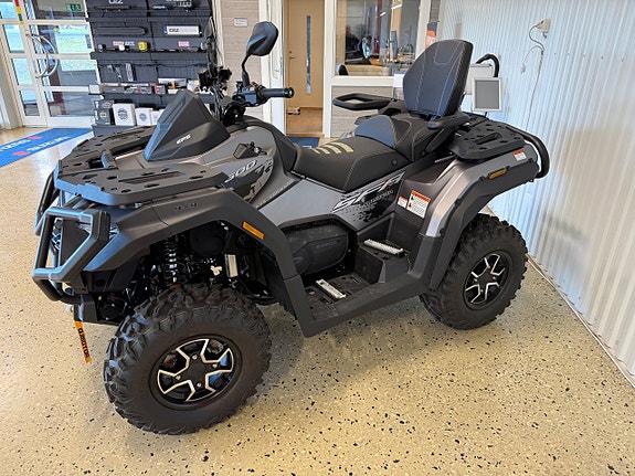 QJ Motor SFA 600 Traktor B reg Lager maskin finns hos Axima i Floby 5 of 6