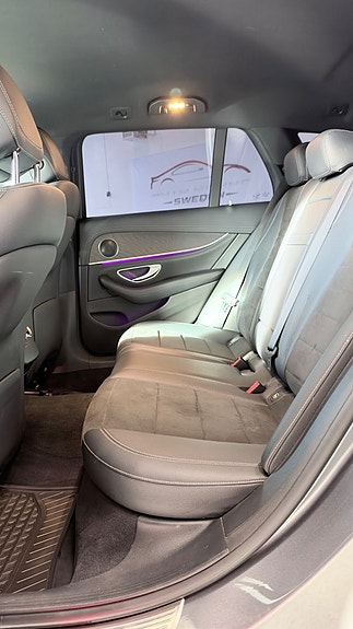 Mercedes-Benz E220 7 of 14