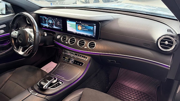 Mercedes-Benz E220 14 of 14