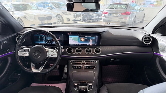 Mercedes-Benz E220 8 of 14