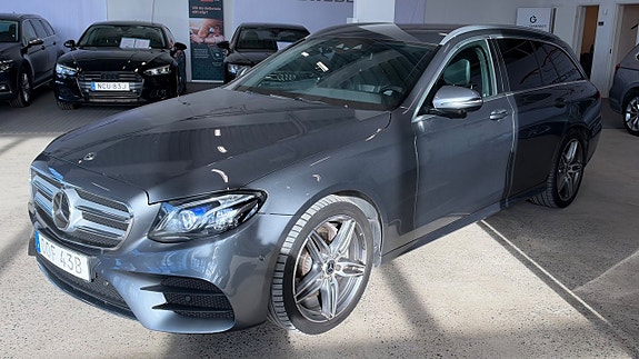 Mercedes-Benz E220 5 of 14