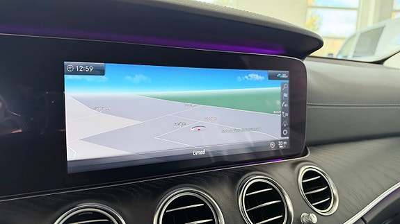 Mercedes-Benz E220 13 of 14