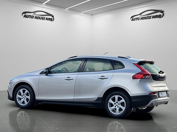Volvo V40 Cross Country 7 of 23