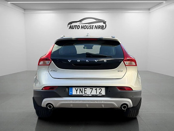 Volvo V40 Cross Country 12 of 23