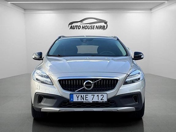 Volvo V40 Cross Country 6 of 23