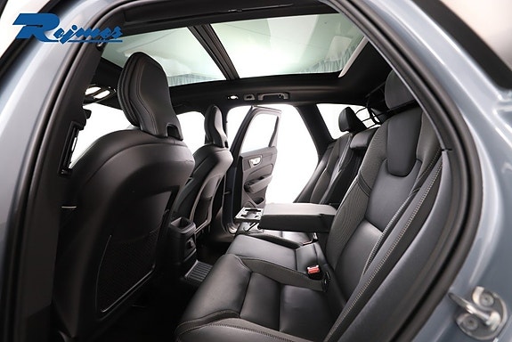 Volvo XC60 7 of 30