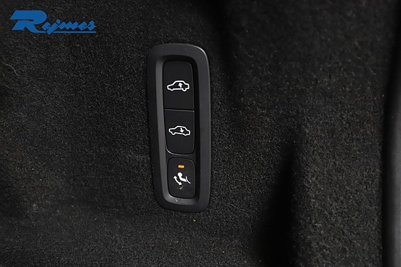 Volvo XC60 23 of 30