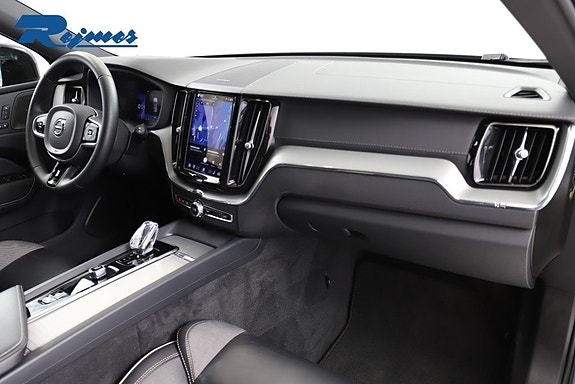 Volvo XC60 25 of 30