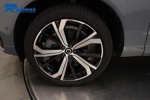 Volvo XC60 16 of 30