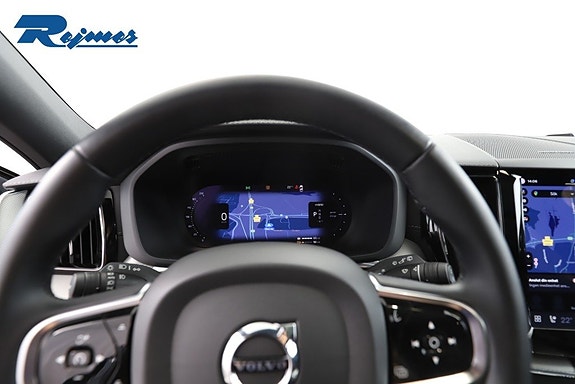 Volvo XC60 10 of 30