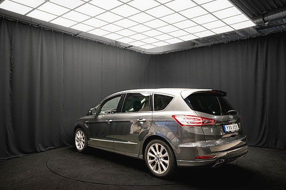 Ford S-MAX 8 of 25
