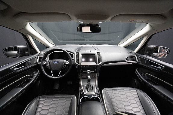 Ford S-MAX 17 of 25